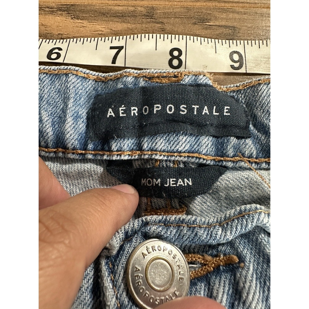 Aeropostale Women's Size 6 Mom Jeans Distressed Blue Light Wash Raw High Rise - Picture 6 of 10